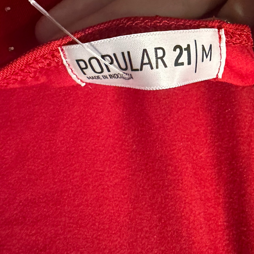 Elegant Red Maxi Dress with Straps - Picture 4 of 4